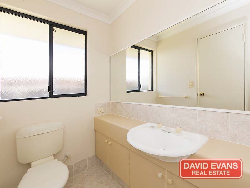 16 Tyneside Grove, Currambine WA 6028