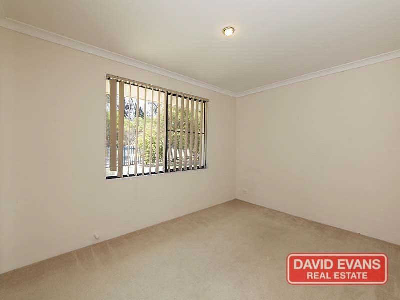16 Tyneside Grove, Currambine WA 6028