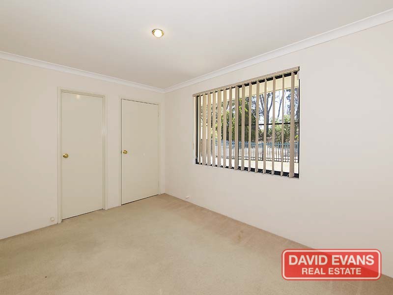 16 Tyneside Grove, Currambine WA 6028