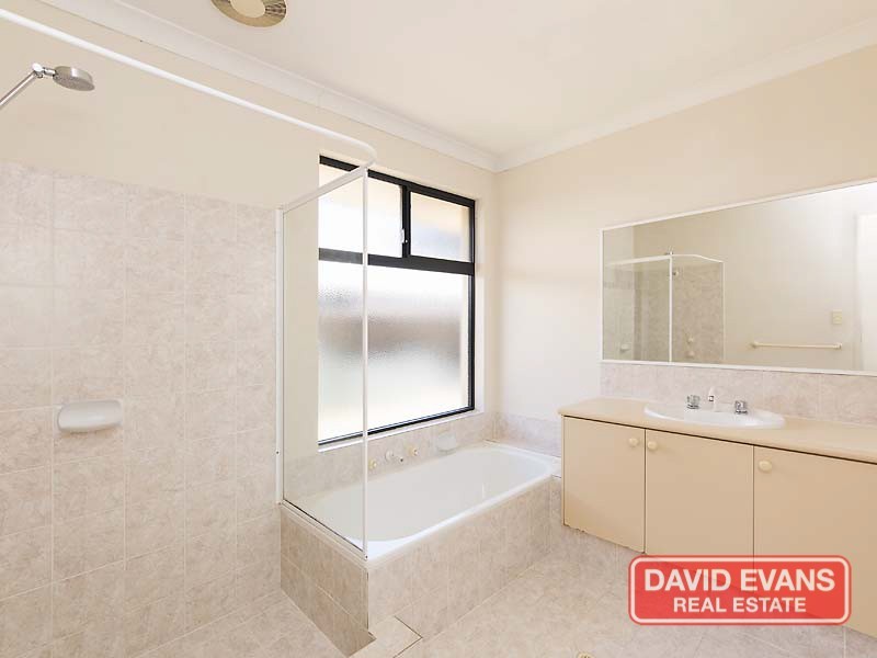 16 Tyneside Grove, Currambine WA 6028