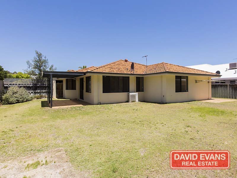 16 Tyneside Grove, Currambine WA 6028