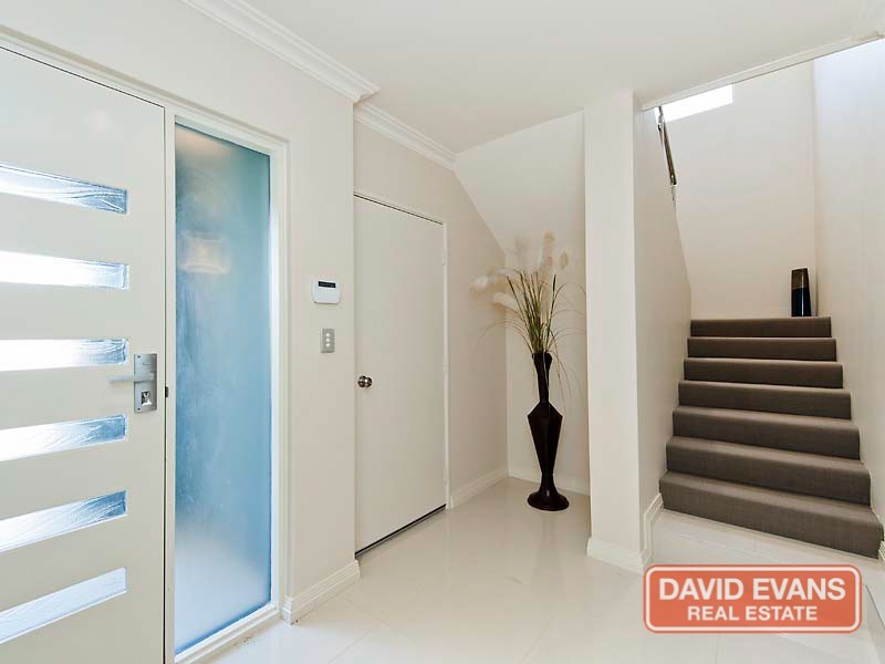 2/49 Discovery Circuit, Iluka WA 6028