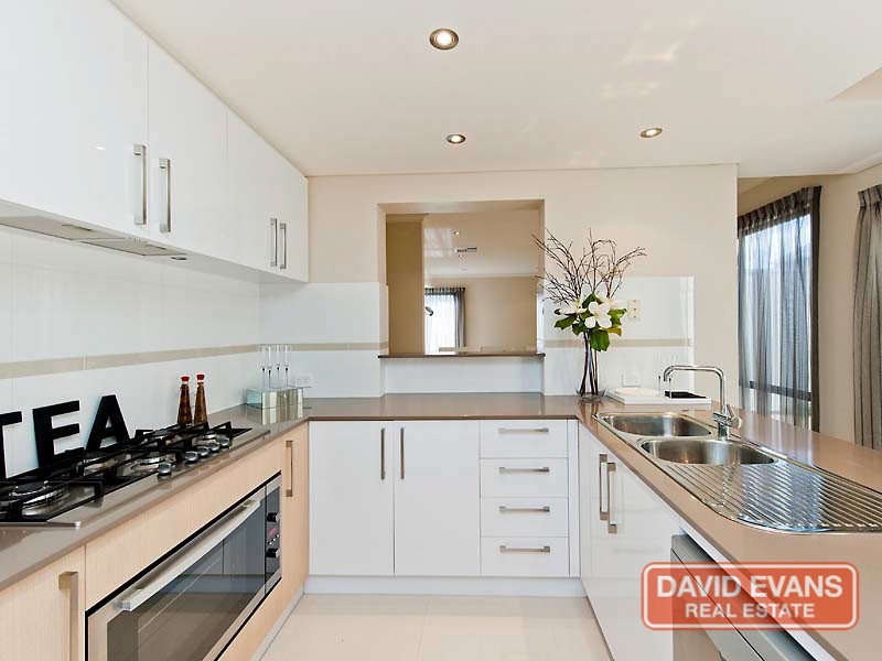 2/49 Discovery Circuit, Iluka WA 6028