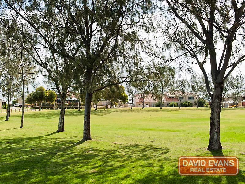 2/49 Discovery Circuit, Iluka WA 6028