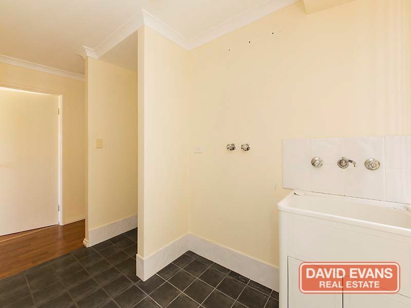 6 Gardneri Way, Banksia Grove WA 6031