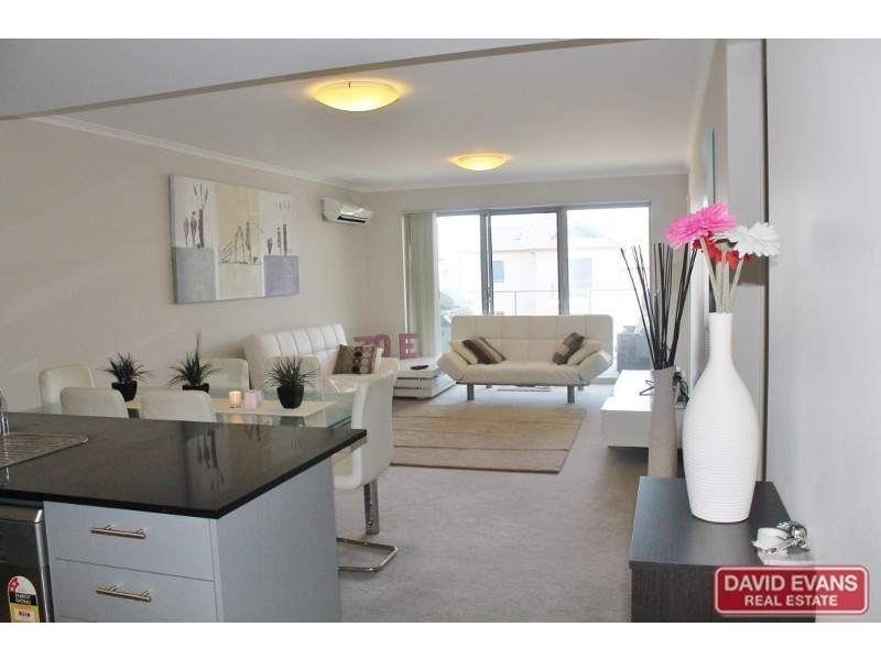 15/9 Citadel Way, Currambine WA 6028