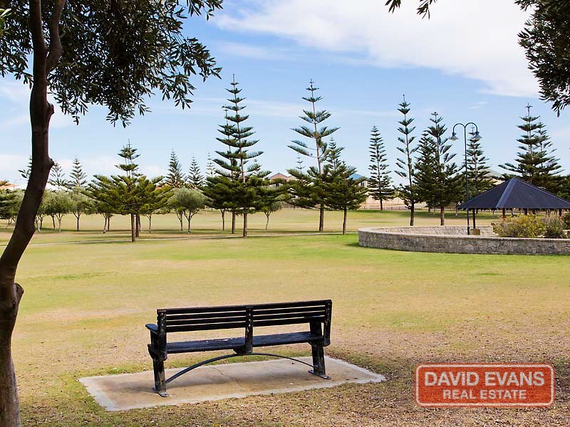 2 Halmstad Circle, Mindarie WA 6030
