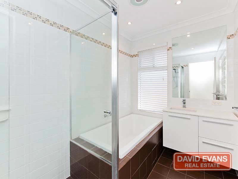 2 Halmstad Circle, Mindarie WA 6030
