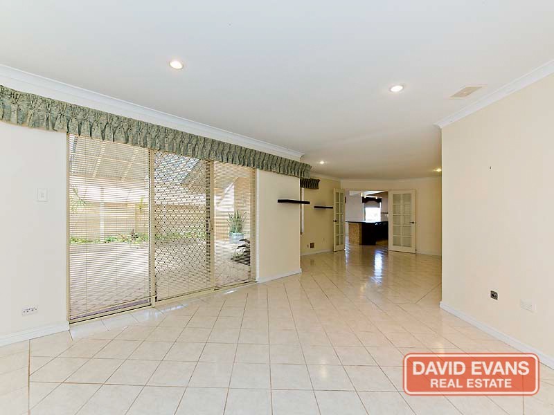 2 Halmstad Circle, Mindarie WA 6030
