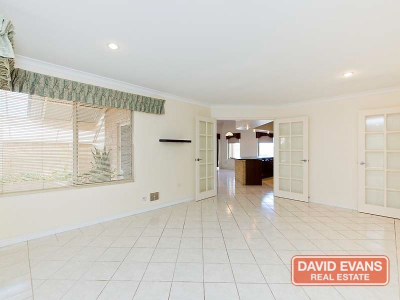 2 Halmstad Circle, Mindarie WA 6030