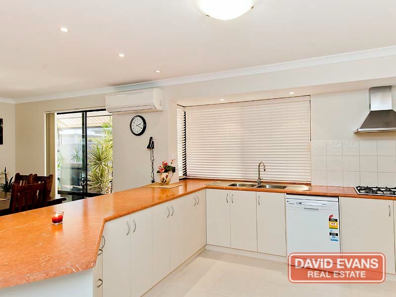 8 Castledene Way, Tapping WA 6065