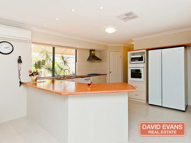 8 Castledene Way, Tapping WA 6065