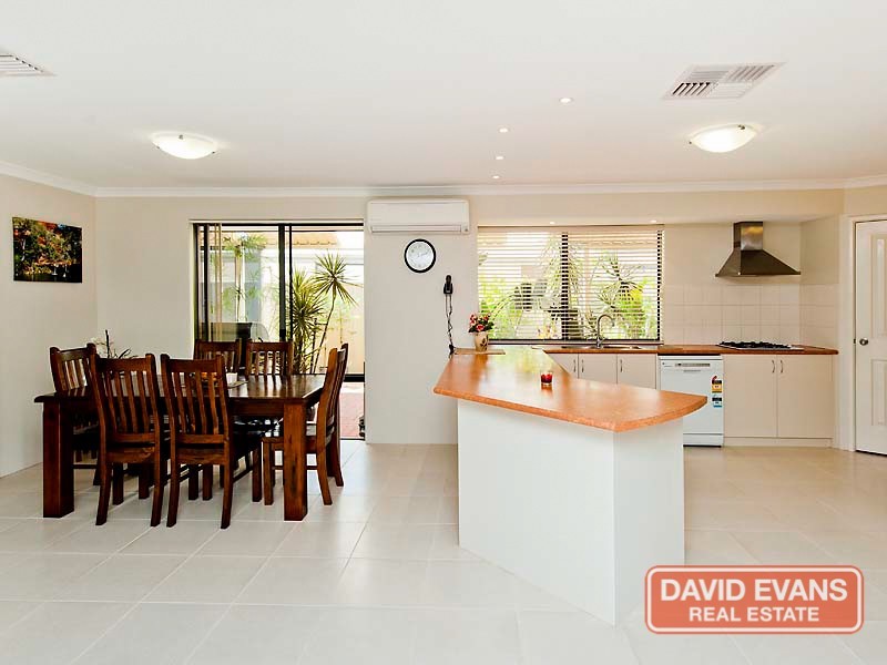 8 Castledene Way, Tapping WA 6065