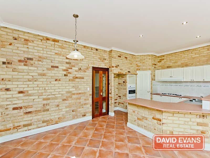 82 Roxburgh Cir, Kinross WA 6028