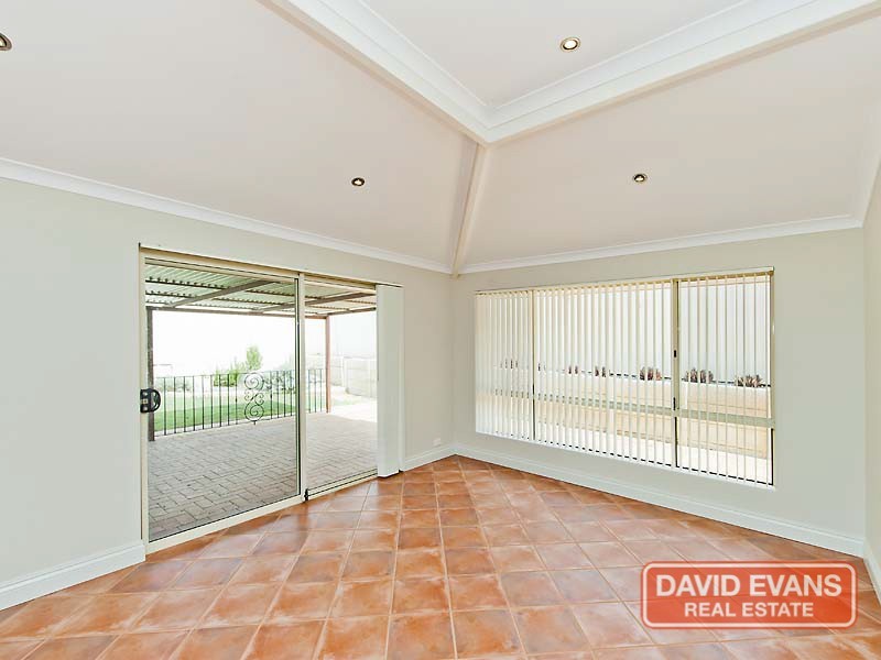 82 Roxburgh Cir, Kinross WA 6028