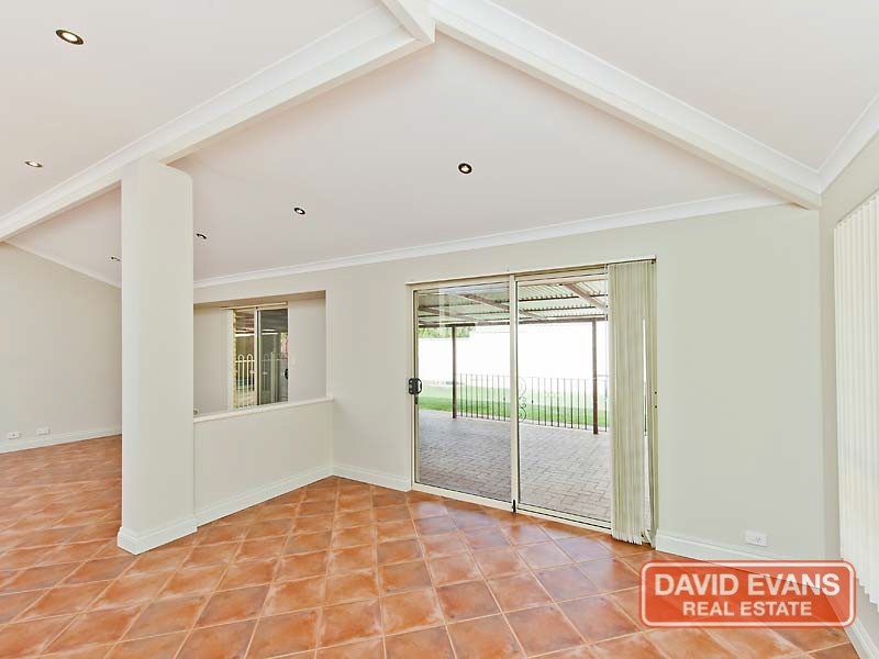 82 Roxburgh Cir, Kinross WA 6028