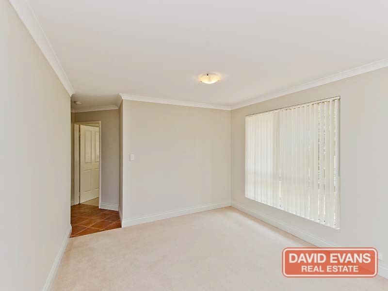 82 Roxburgh Cir, Kinross WA 6028