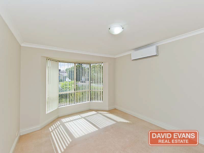 82 Roxburgh Cir, Kinross WA 6028