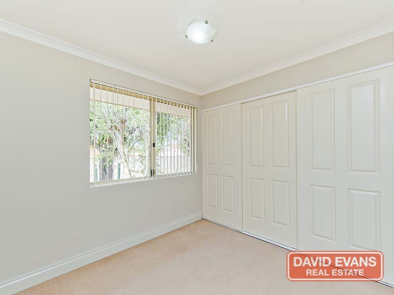 82 Roxburgh Cir, Kinross WA 6028