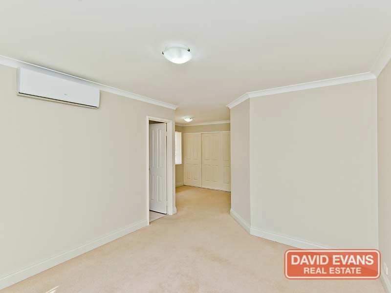 82 Roxburgh Cir, Kinross WA 6028