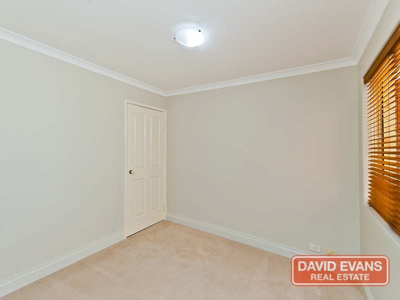 82 Roxburgh Cir, Kinross WA 6028