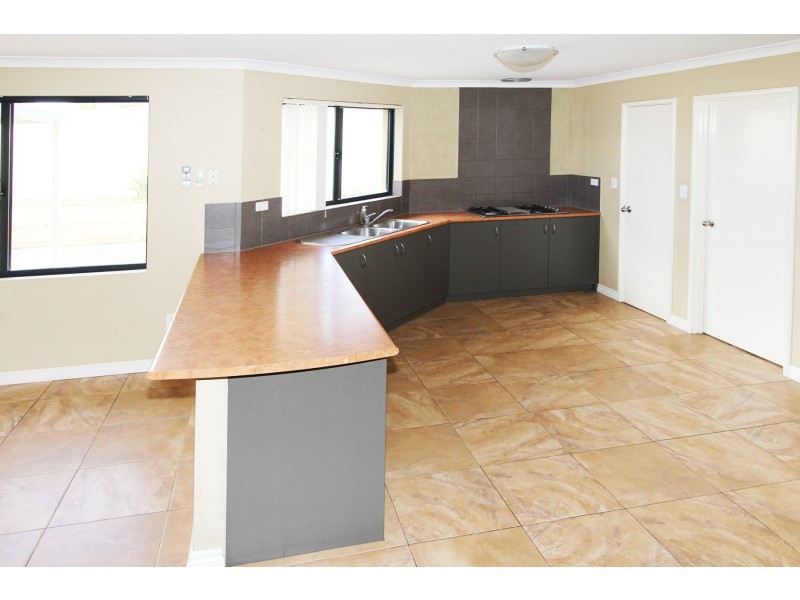 24 Carbine Loop, Banksia Grove WA 6031