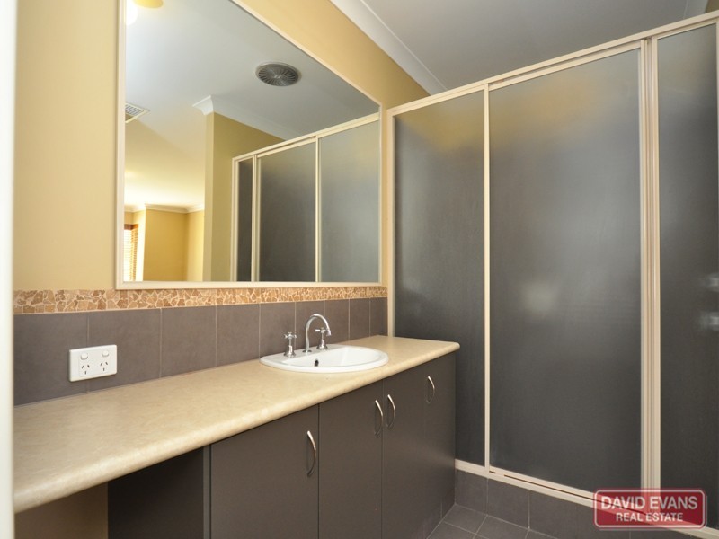 24 Carbine Loop, Banksia Grove WA 6031