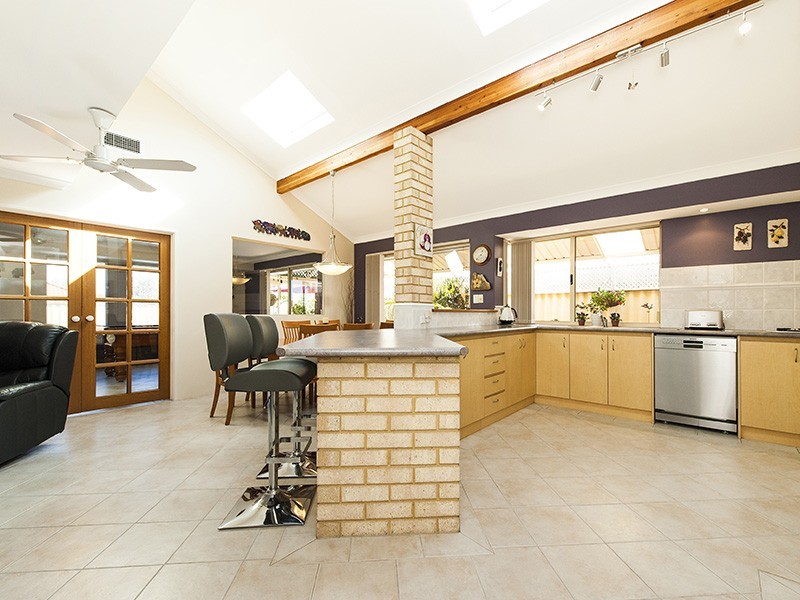 59 Roxburgh Circle, Kinross WA 6028