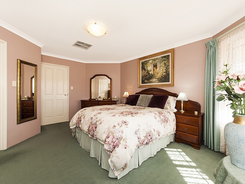 59 Roxburgh Circle, Kinross WA 6028