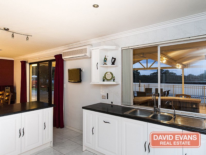 21 Lee-Steere Dr, Mariginiup WA 6078