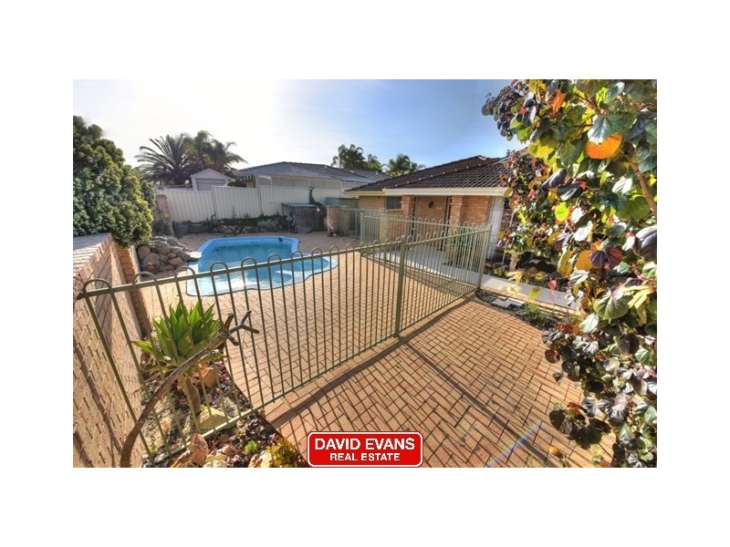 64 Avila Way, Alexander Heights WA 6064