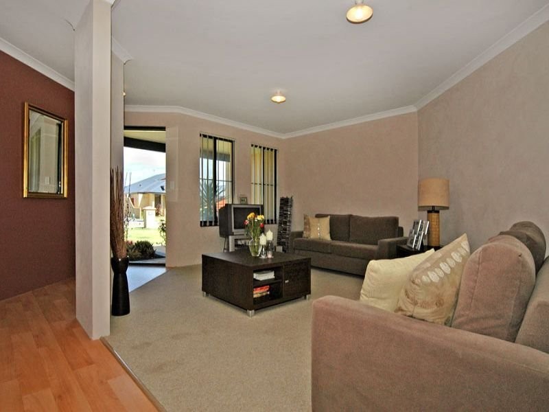 11 Verona Street, Hocking WA 6065