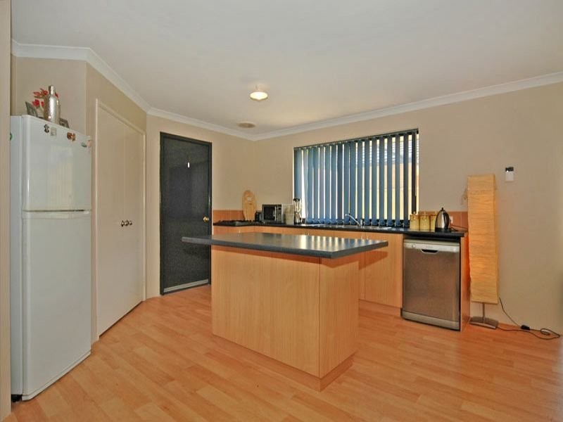 11 Verona Street, Hocking WA 6065