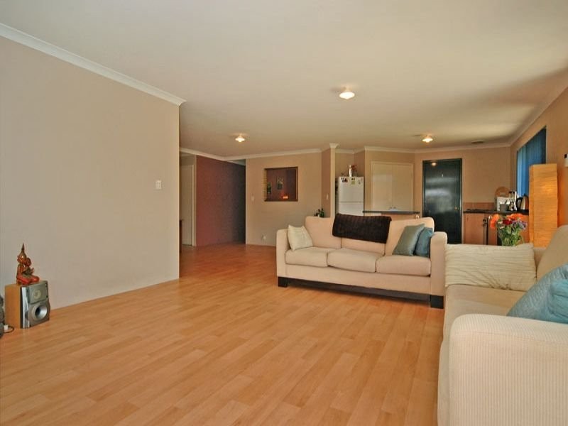 11 Verona Street, Hocking WA 6065