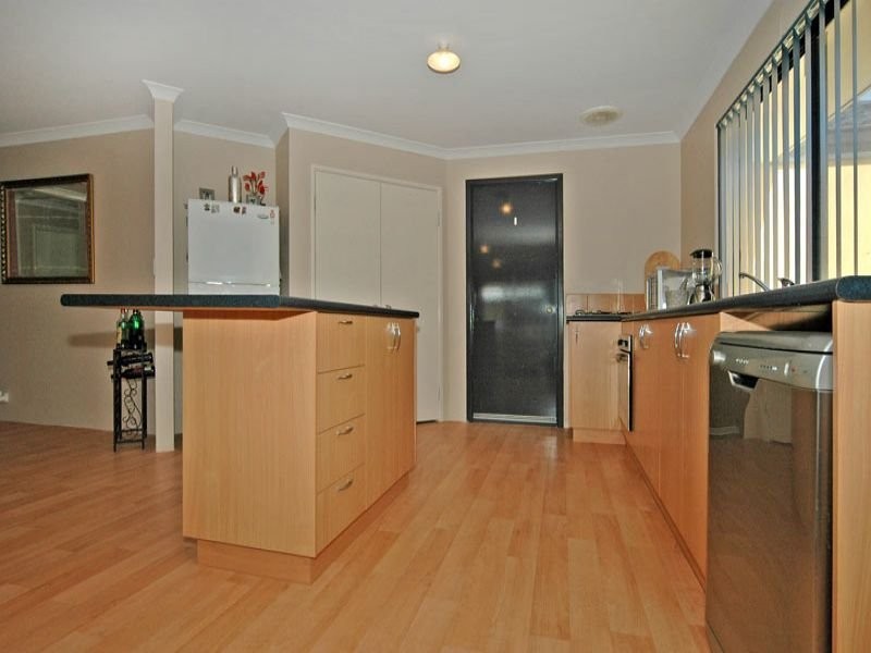 11 Verona Street, Hocking WA 6065