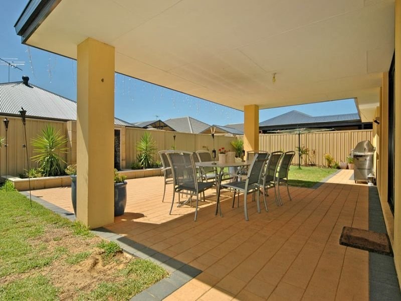 11 Verona Street, Hocking WA 6065