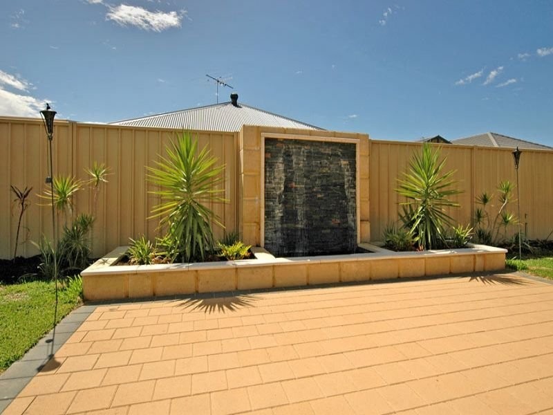 11 Verona Street, Hocking WA 6065