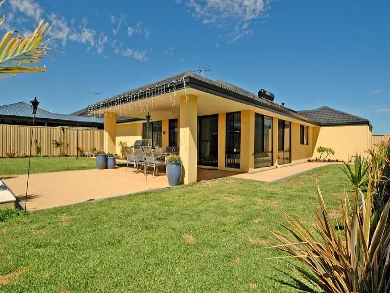 11 Verona Street, Hocking WA 6065