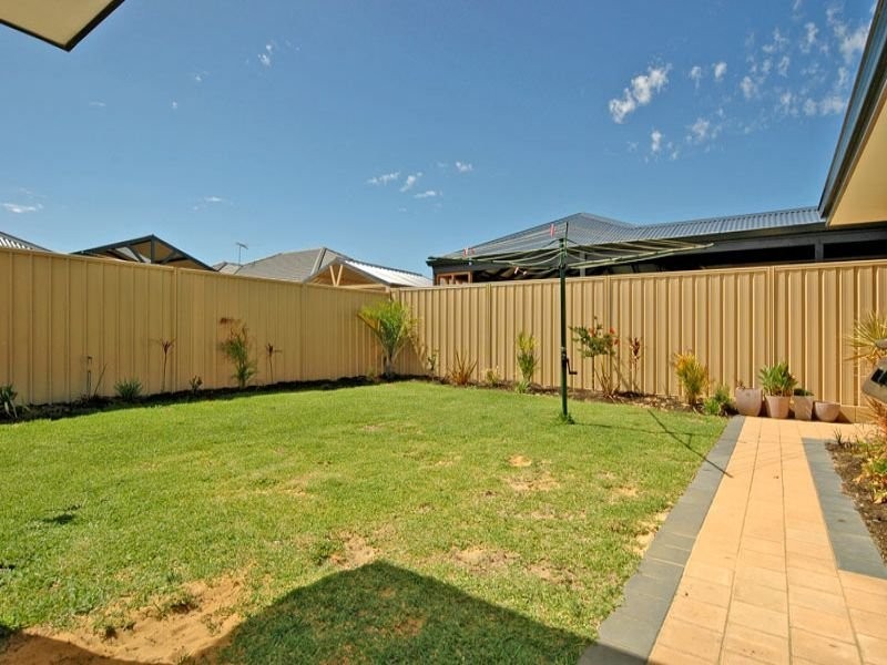11 Verona Street, Hocking WA 6065