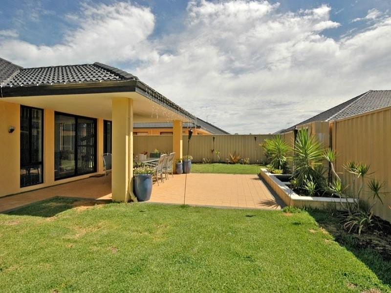11 Verona Street, Hocking WA 6065