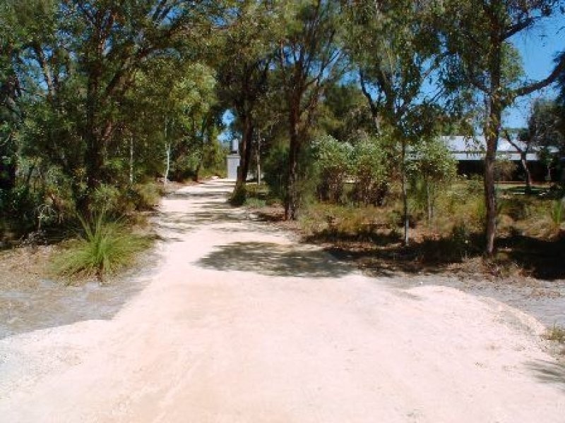 76 Rustic Gardens, Carramar WA 6031