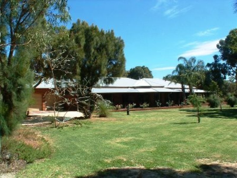 76 Rustic Gardens, Carramar WA 6031