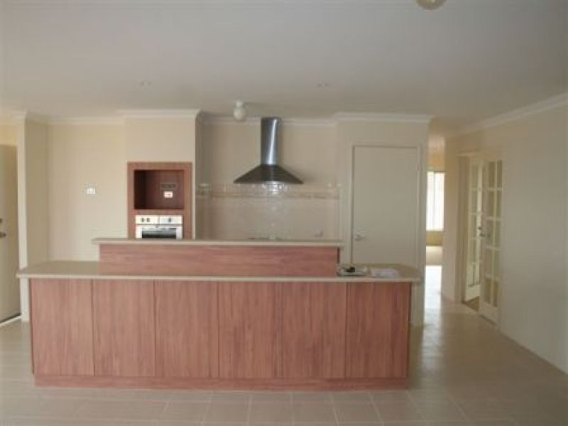 80 Shepperton Drive, Butler WA 6036