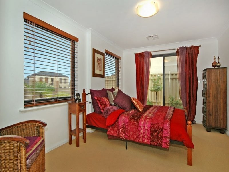 54 Discovery Circuit, Iluka WA 6028