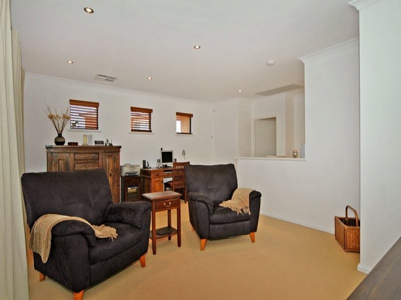 54 Discovery Circuit, Iluka WA 6028