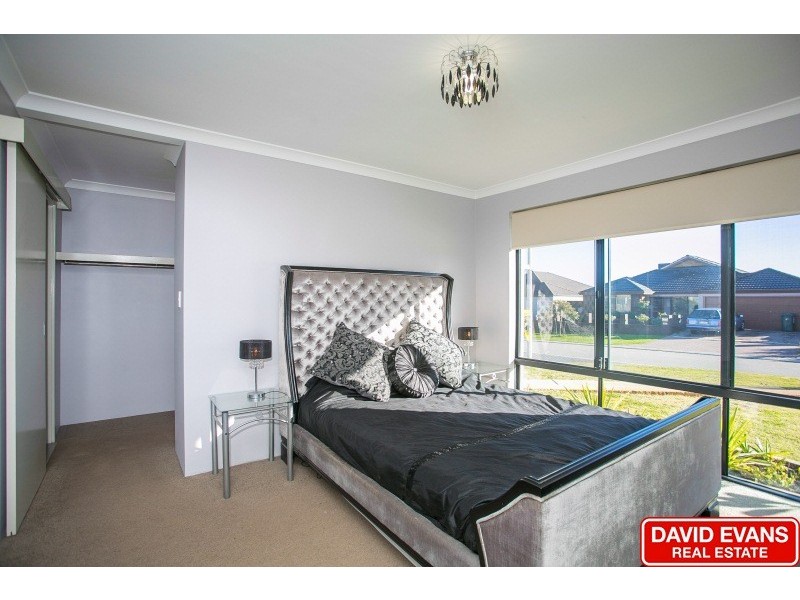 15 Leschenault Loop, Banksia Grove WA 6031