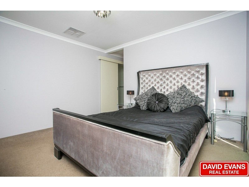 15 Leschenault Loop, Banksia Grove WA 6031