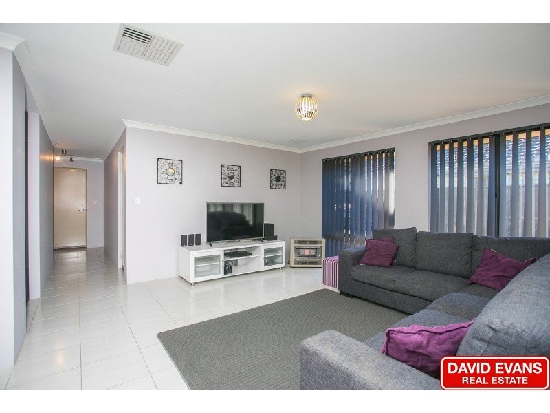 15 Leschenault Loop, Banksia Grove WA 6031