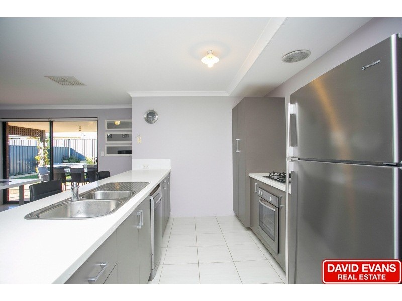 15 Leschenault Loop, Banksia Grove WA 6031