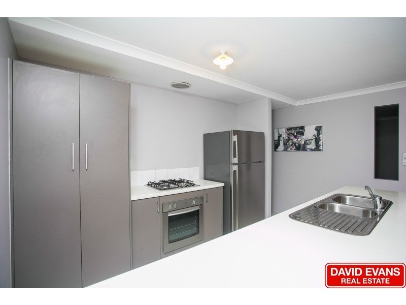 15 Leschenault Loop, Banksia Grove WA 6031